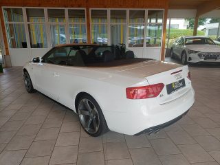 Audi A5 Cabrio 2,0 TDI DPF Aut. S-LINE