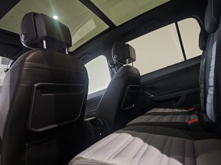 VW Touran Highline 2,0 SCR TDI DSG *R-LINE*