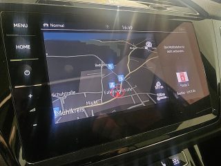 VW Touran Highline 2,0 SCR TDI DSG *R-LINE*