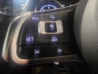 VW Touran Highline 2,0 SCR TDI DSG *R-LINE*